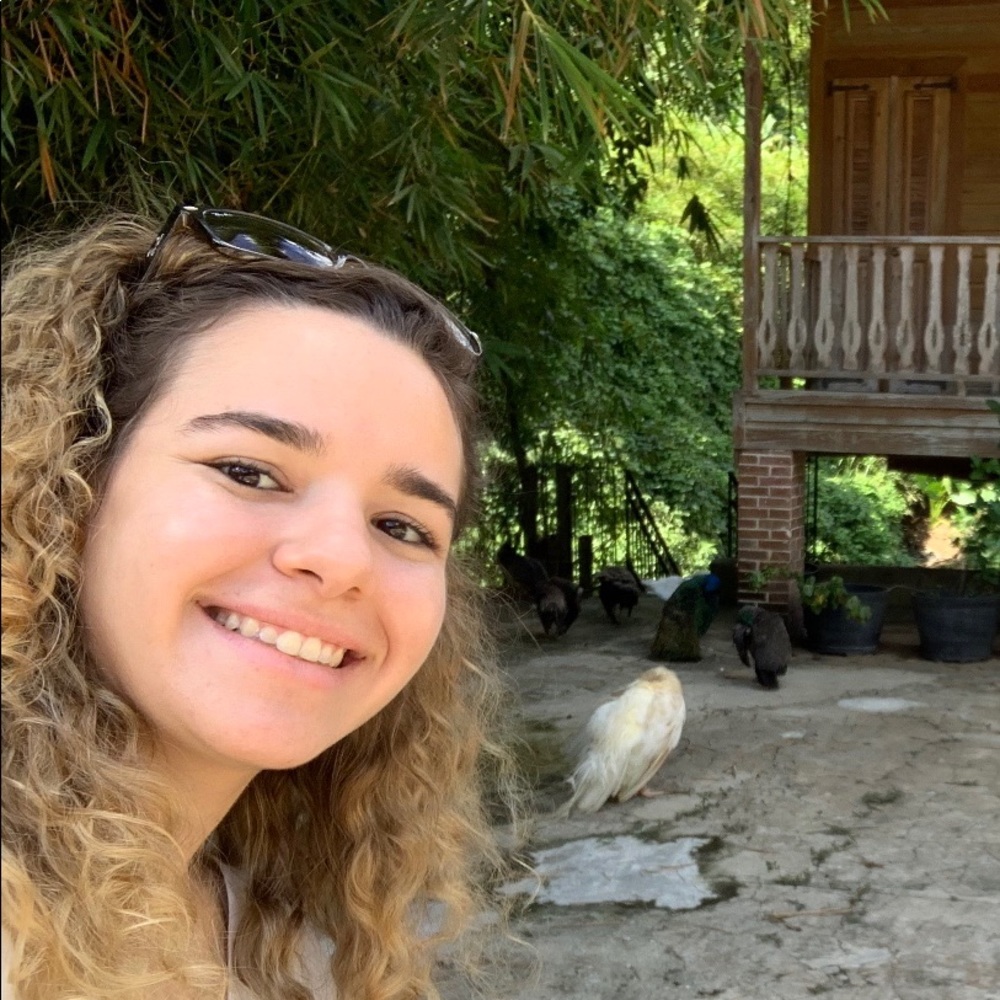 Meet your Posher, Monique